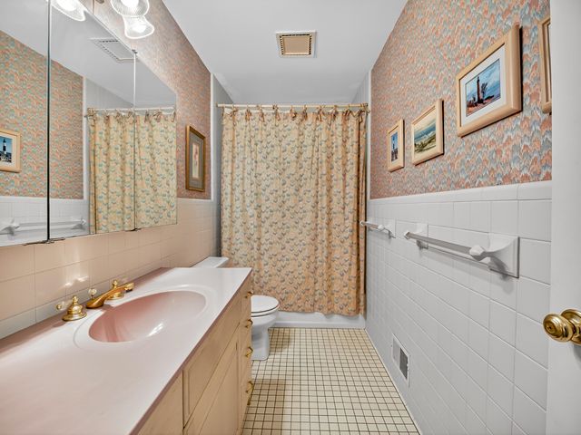 4569 S Lakeshore Drive, Ludington, MI 49431