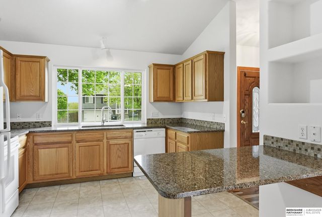 8023 Howell Street, Omaha, NE 68122