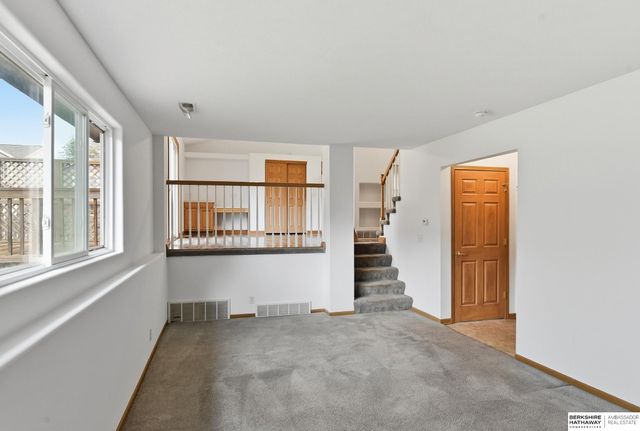8023 Howell Street, Omaha, NE 68122