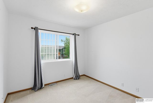 8023 Howell Street, Omaha, NE 68122
