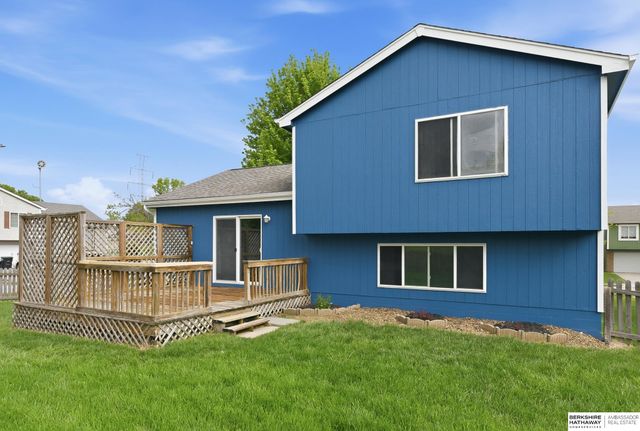 8023 Howell Street, Omaha, NE 68122