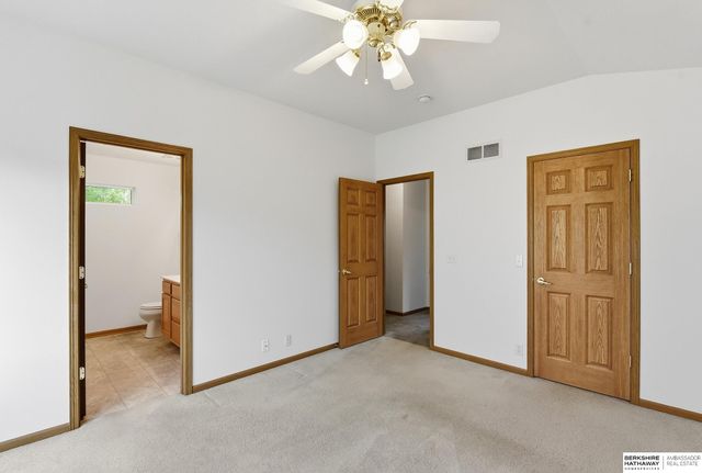 8023 Howell Street, Omaha, NE 68122