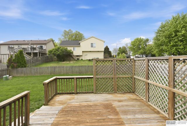 8023 Howell Street, Omaha, NE 68122