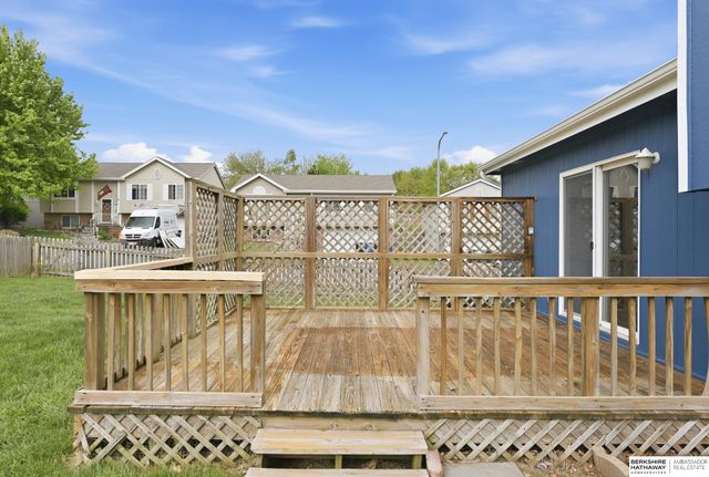 8023 Howell Street, Omaha, NE 68122