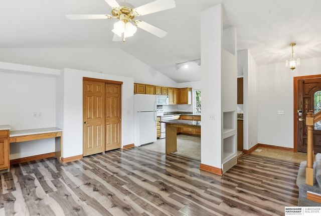 8023 Howell Street, Omaha, NE 68122
