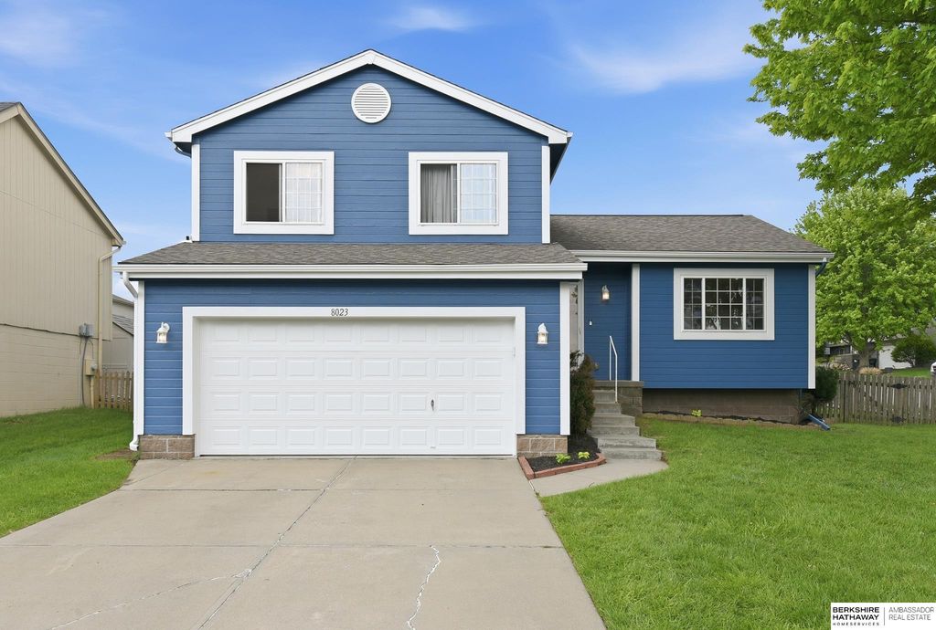 8023 Howell Street, Omaha, NE 68122