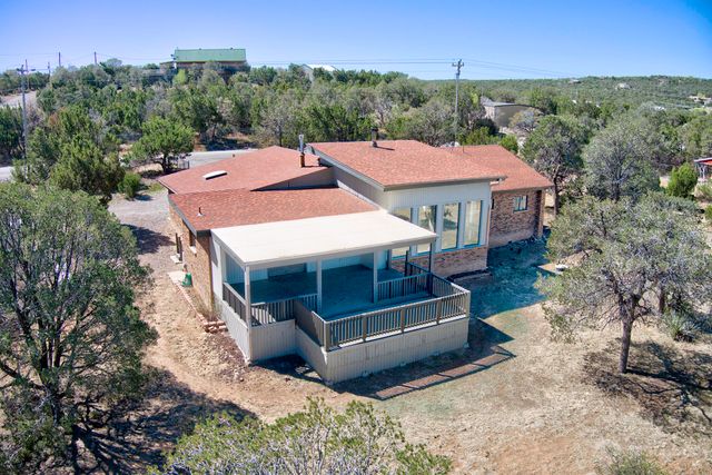 26 W Willard Road, Edgewood, NM 87015