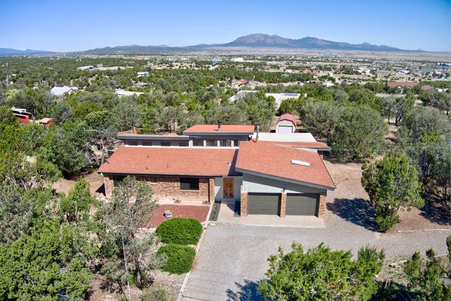 26 W Willard Road, Edgewood, NM 87015