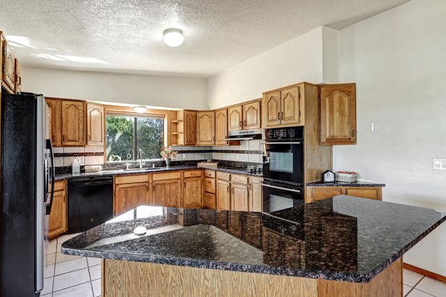 26 W Willard Road, Edgewood, NM 87015