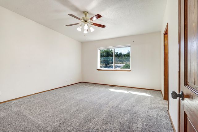 26 W Willard Road, Edgewood, NM 87015