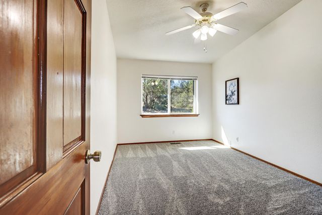 26 W Willard Road, Edgewood, NM 87015