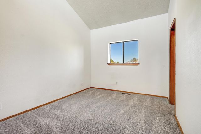 26 W Willard Road, Edgewood, NM 87015