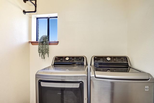 26 W Willard Road, Edgewood, NM 87015