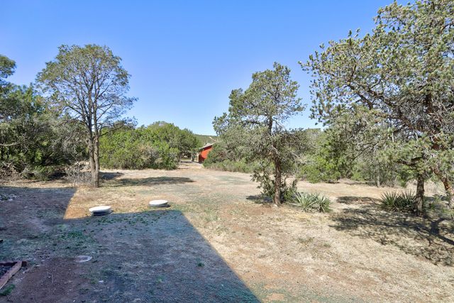 26 W Willard Road, Edgewood, NM 87015