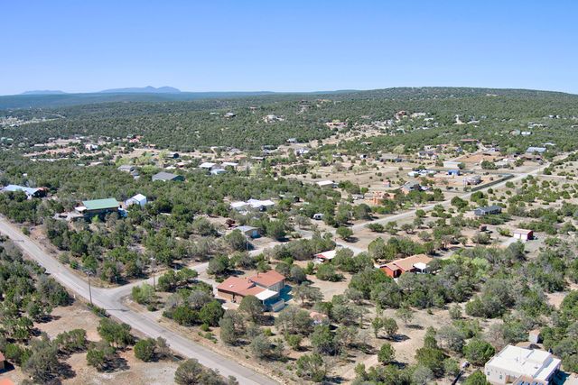 26 W Willard Road, Edgewood, NM 87015