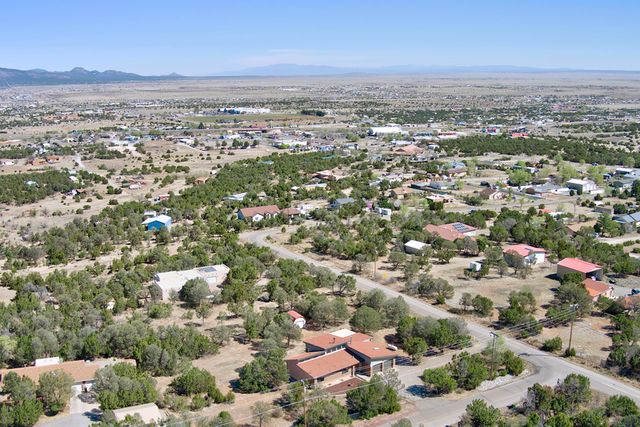 26 W Willard Road, Edgewood, NM 87015