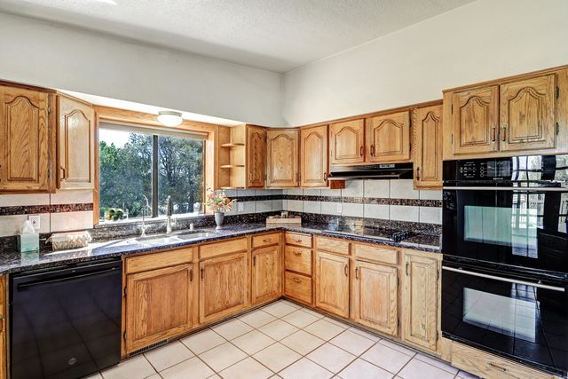 26 W Willard Road, Edgewood, NM 87015