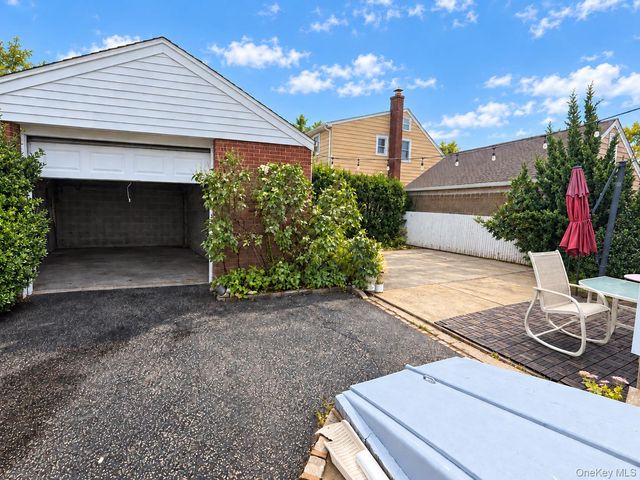 145 Westbury Avenue, Mineola, NY 11501