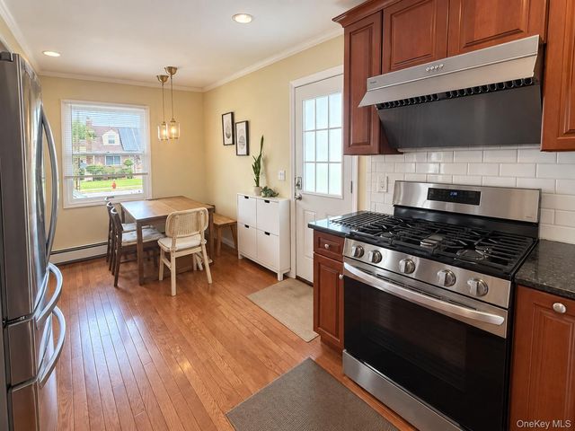 145 Westbury Avenue, Mineola, NY 11501