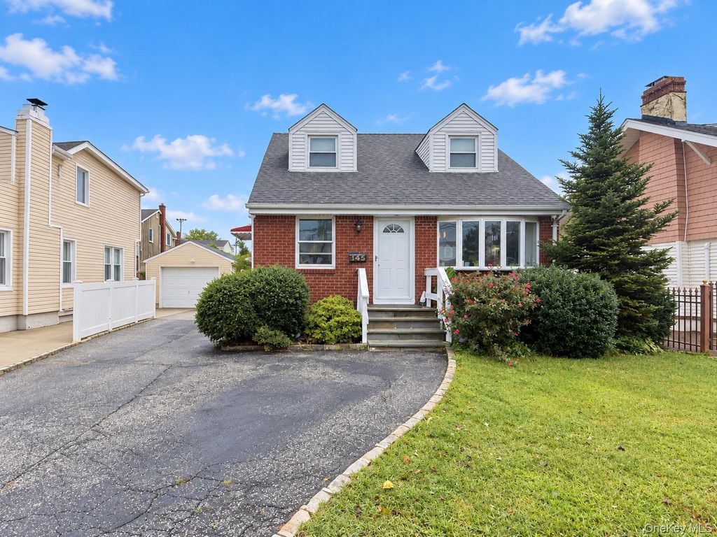 145 Westbury Avenue, Mineola, NY 11501 — photo 2
