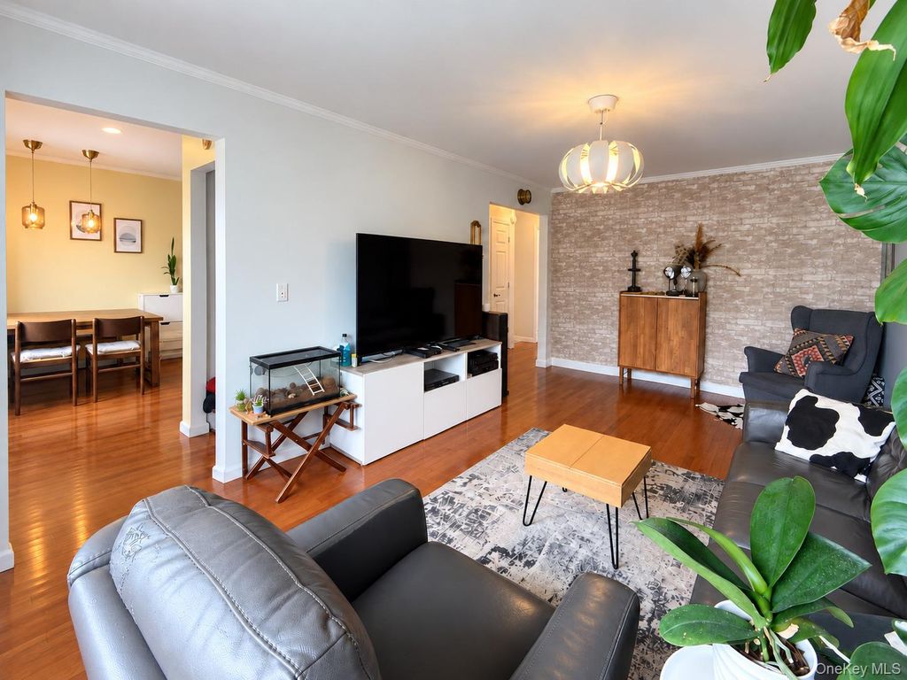 145 Westbury Avenue, Mineola, NY 11501 — photo 4