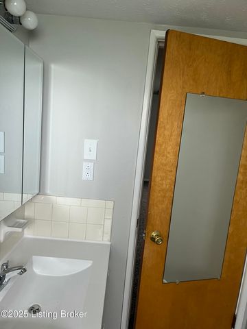 6983 Dixie Hwy 202, Louisville, KY 40258