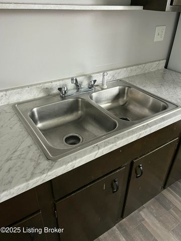 6983 Dixie Hwy 202, Louisville, KY 40258