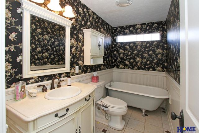 5331 N 12th Street, Lincoln, NE 68521