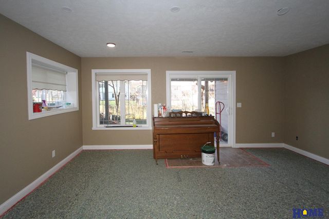 5331 N 12th Street, Lincoln, NE 68521