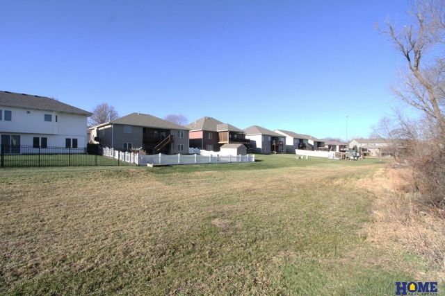 5331 N 12th Street, Lincoln, NE 68521
