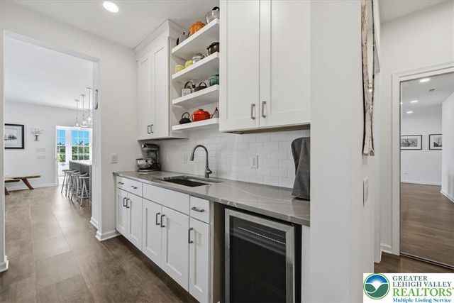 3991 Victors Way, Easton, PA 18045