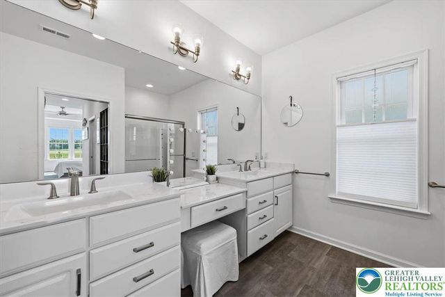3991 Victors Way, Easton, PA 18045