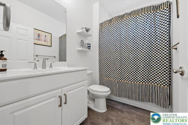 3991 Victors Way, Easton, PA 18045