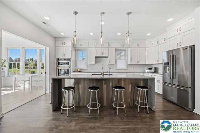 3991 Victors Way, Easton, PA 18045