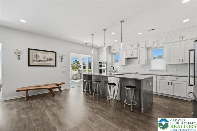 3991 Victors Way, Easton, PA 18045