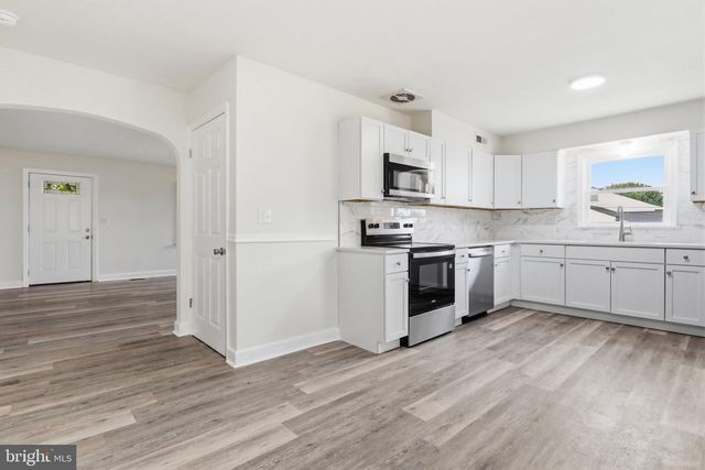 119 N DELAWARE AVE, Martinsburg, WV 25401
