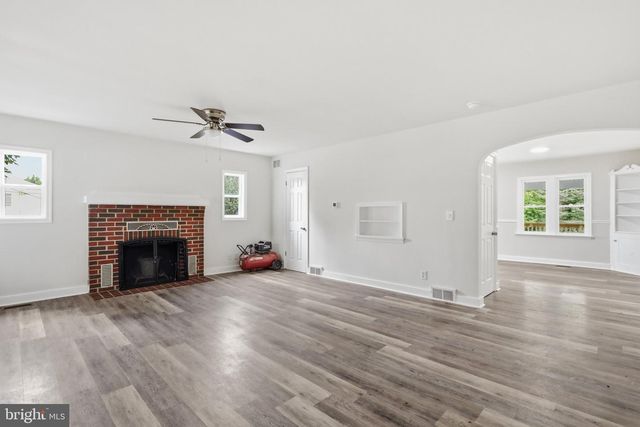 119 N DELAWARE AVE, Martinsburg, WV 25401