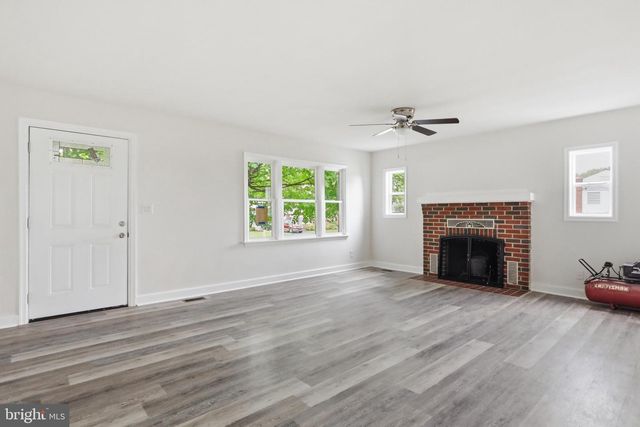 119 N DELAWARE AVE, Martinsburg, WV 25401