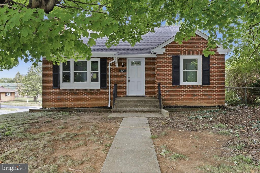 119 N DELAWARE AVE, Martinsburg, WV 25401