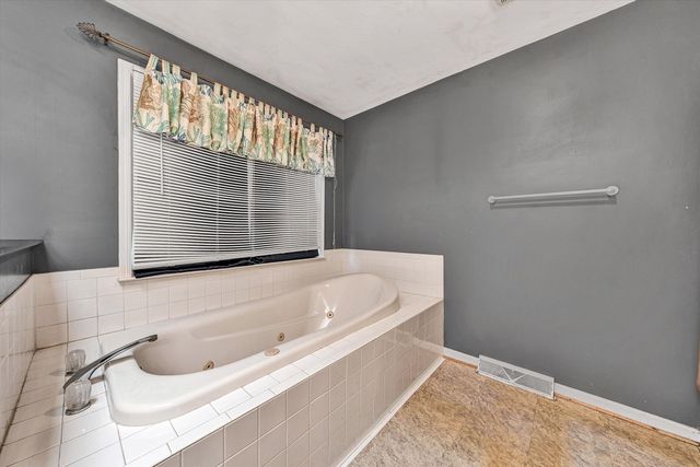 1030 Windhurst DR, Hardy, VA 24101
