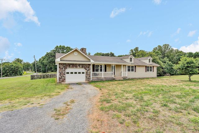 1030 Windhurst DR, Hardy, VA 24101