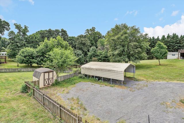 1030 Windhurst DR, Hardy, VA 24101