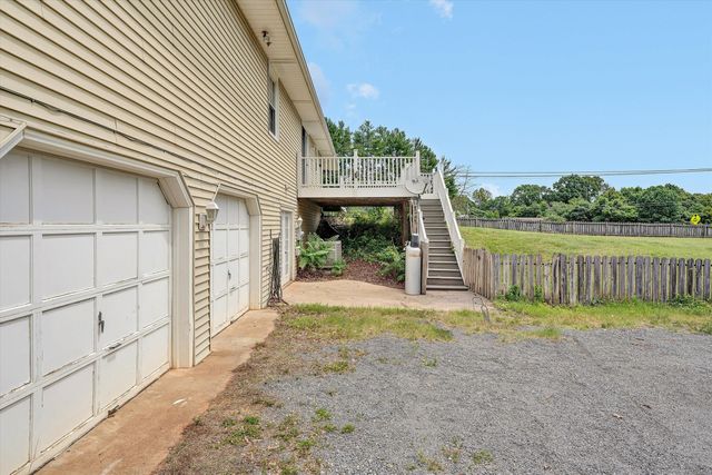 1030 Windhurst DR, Hardy, VA 24101