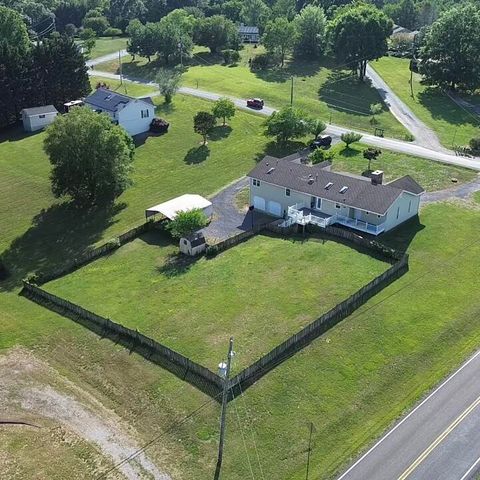 1030 Windhurst DR, Hardy, VA 24101