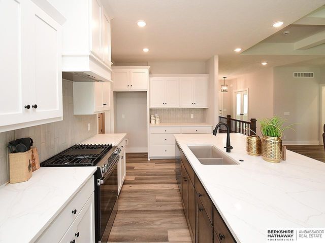 19969 Monroe Street, Omaha, NE 68135