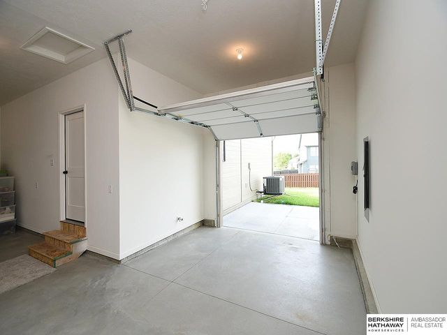 19969 Monroe Street, Omaha, NE 68135