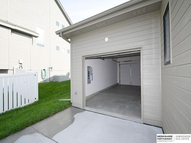 19969 Monroe Street, Omaha, NE 68135