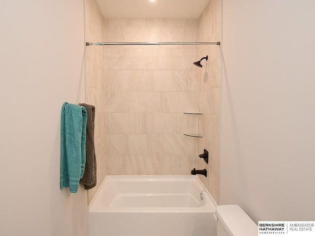 19969 Monroe Street, Omaha, NE 68135