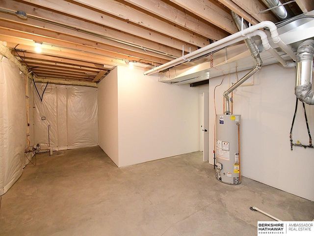 19969 Monroe Street, Omaha, NE 68135