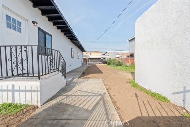 1341 W 94th, Los Angeles, CA 90044